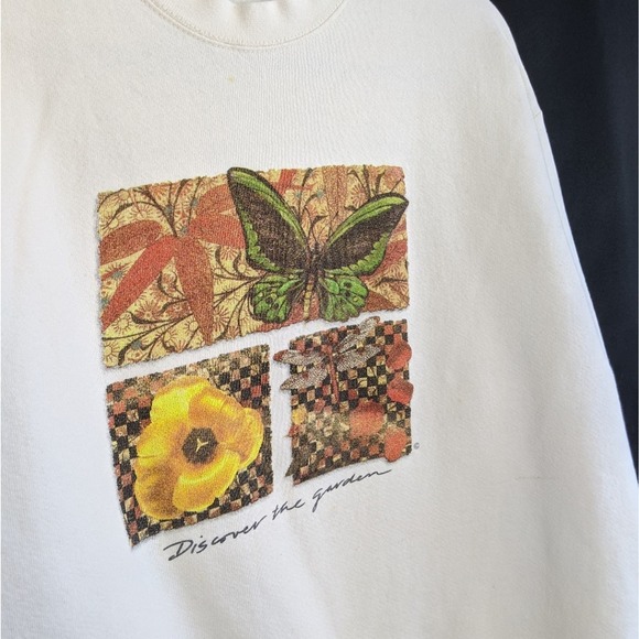 VTG Butterfly Nature Cottagecore Flower Crewneck - Picture 6 of 9